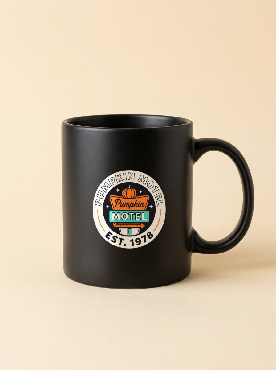 Mug noir Pumpkin Motel — Est. 1978