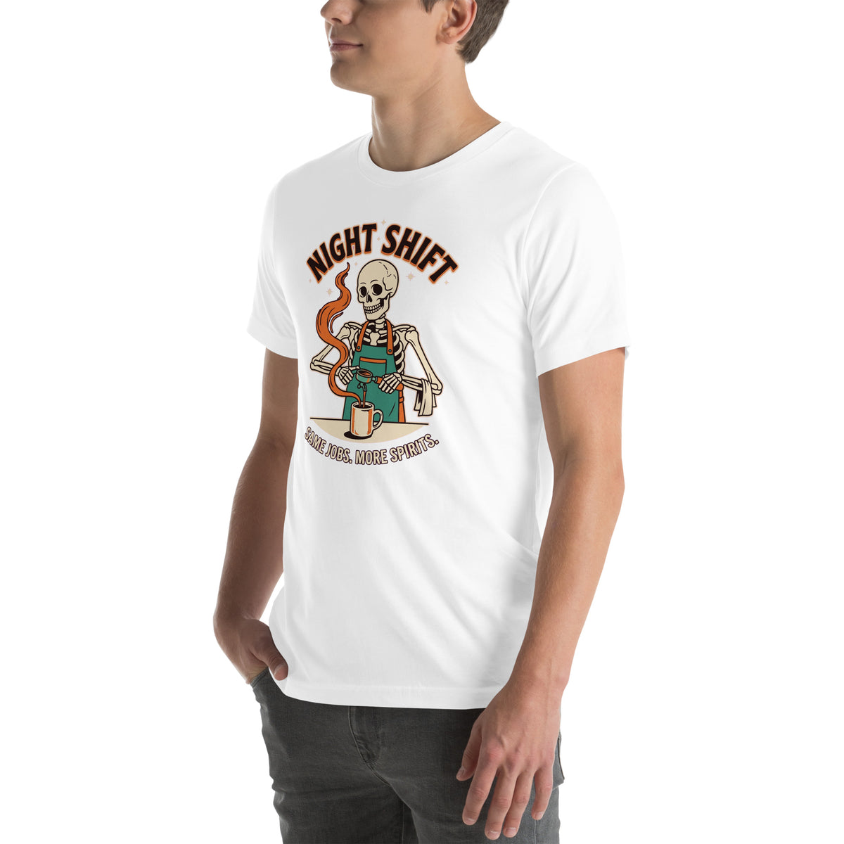 T-shirt Night Shift — Same Jobs. More Spirits. blanc, vue de trois-quarts